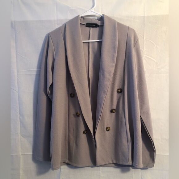 Pretty Little Thing Oversize front button detail jacket. Size 10. Beige - Picture 1 of 7